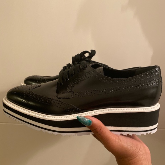 Prada Dress shoes - BRAND NEW - Picture 2 of 3